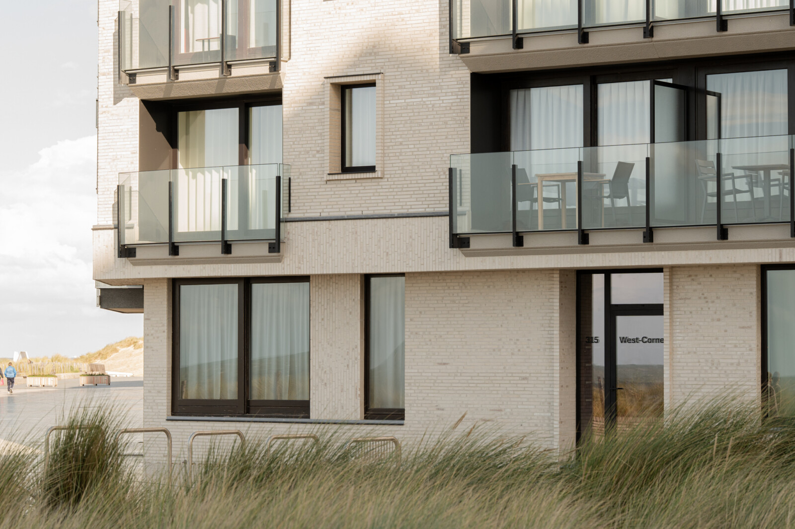 Pilar Shoots West Corner LR 17